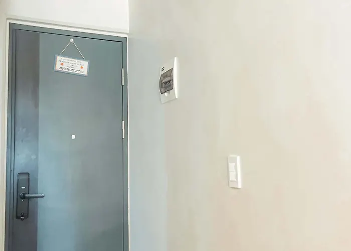 Aparthotel At Ground Floor With Private Balcony And Free Pool Access Suba Basbas