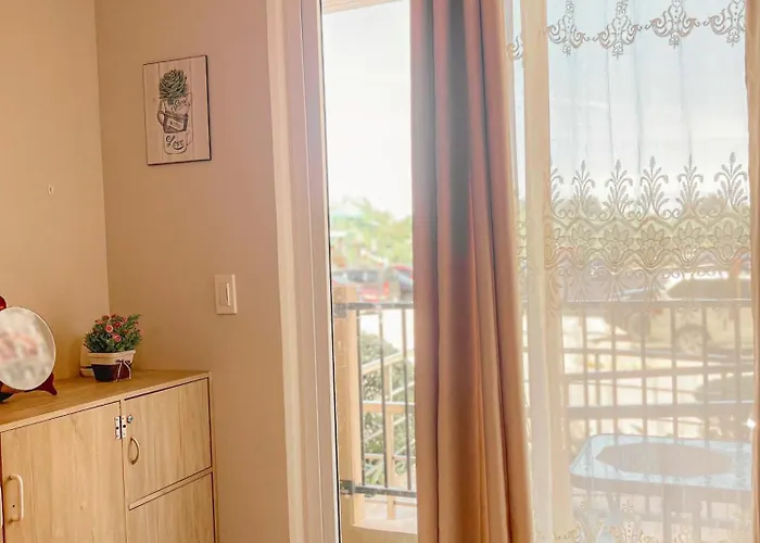 At Ground Floor With Private Balcony And Free Pool Access Aparthotel Suba Basbas