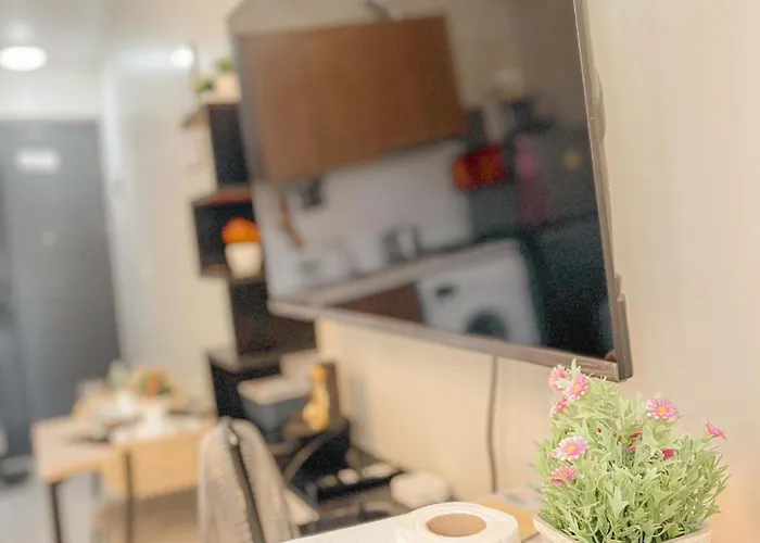 At Ground Floor With Private Balcony And Free Pool Access Aparthotel